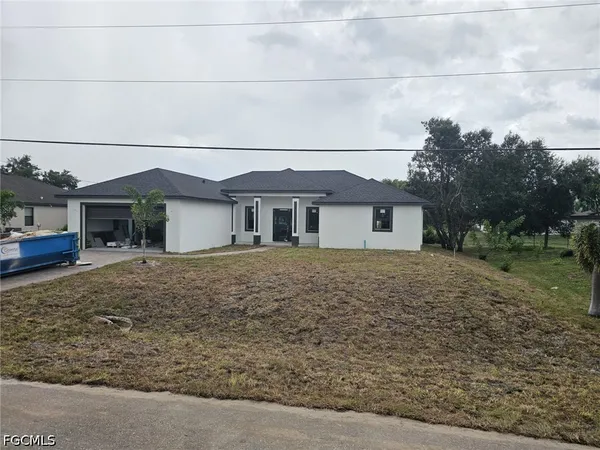 $449,000 | 820 Lystra Avenue, Fort Myers, FL 33913