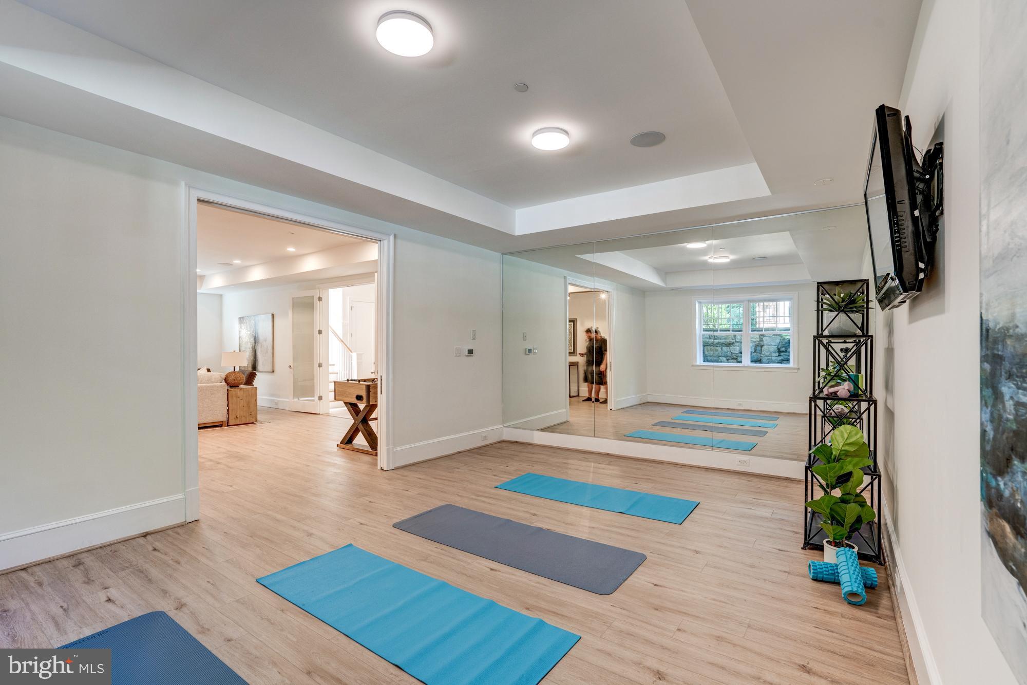 5607 Warwick Place Chevy Chase, MD 20815 - Photo 74 of 91