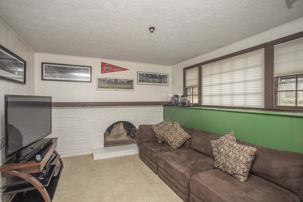 8 Churchill Road Franklin, MA 02038 - Photo 19 of 28 Gallery Image 19