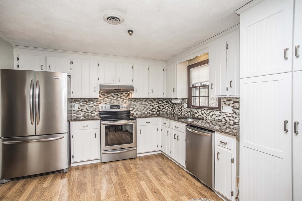 8 Churchill Road Franklin, MA 02038 - Photo 6 of 28 Gallery Image 6