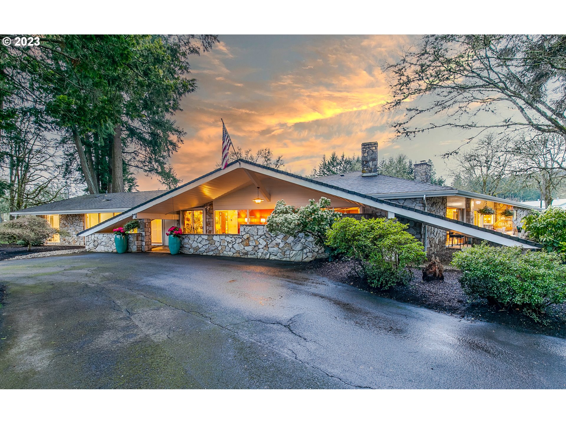 85124 Cloverdale Road Creswell, OR 97426 - Photo 1 of 48 a view of a house with a yard and a large tree