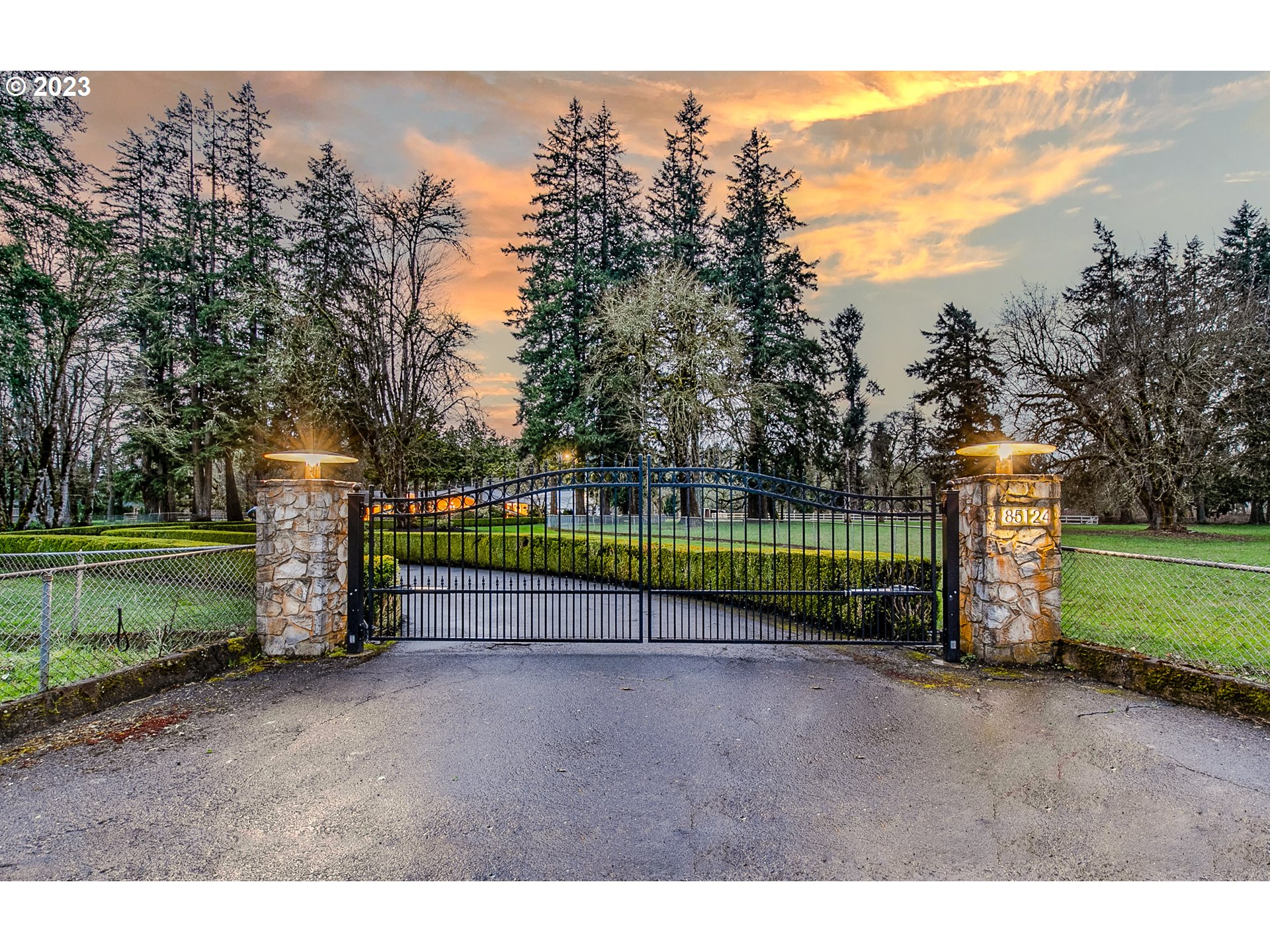 85124 Cloverdale Road Creswell, OR 97426 - Photo 4 of 48 a view of a park with large trees