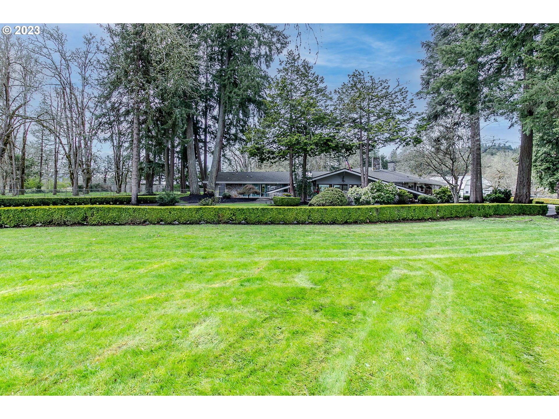 85124 Cloverdale Road Creswell, OR 97426 - Photo 41 of 48 a view of a park with large trees