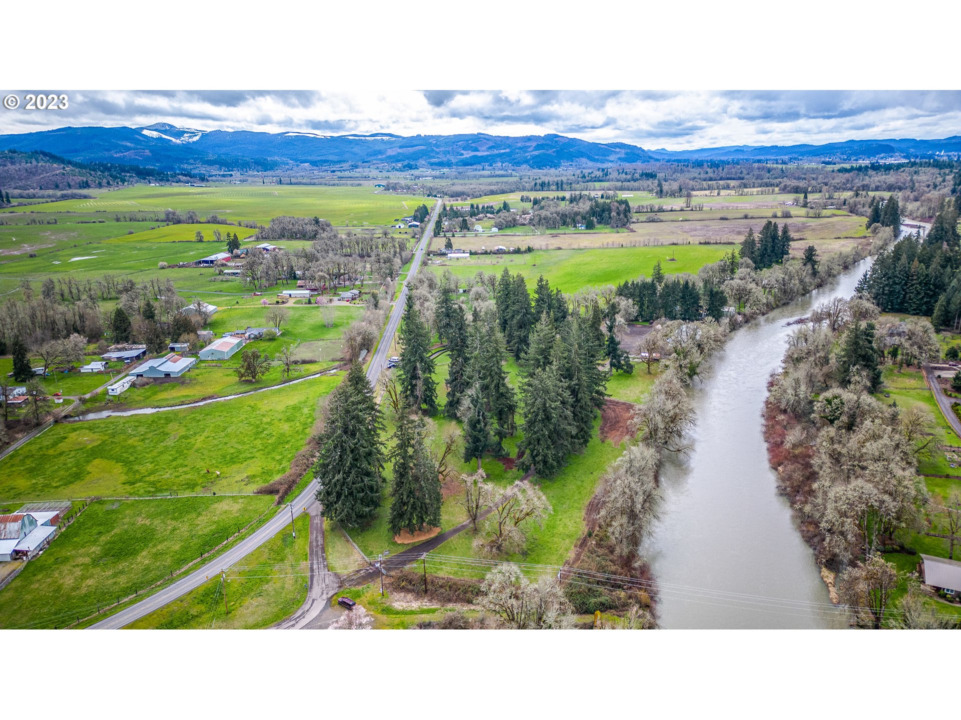 85124 Cloverdale Road Creswell, OR 97426 - Photo 45 of 48 a view of an outdoor space and a lake view