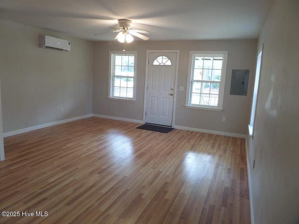 7682 Kershaw Road Arapahoe, NC 28510 - Photo 11 of 43 Living Room