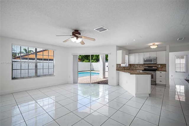 $4,700 | 14340 Southwest 90th Street, Miami, FL 33186