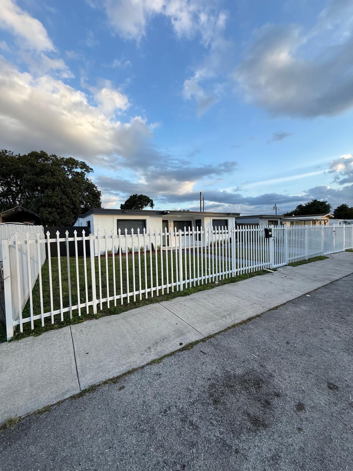1890 Rutland Street Opa-Locka, FL 33054 - Photo 5 of 57 f7eb9cde-9dc5-4c5f-b77a-21926a9d312e