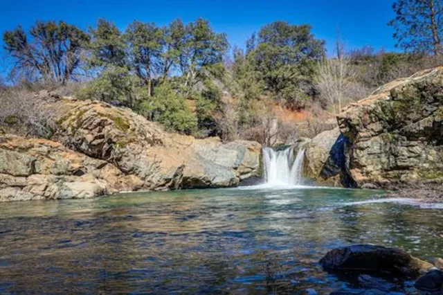 $344,000 | 18996 Digger Pine Street, Groveland, CA 95321