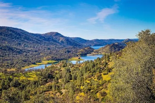 $344,000 | 18996 Digger Pine Street, Groveland, CA 95321