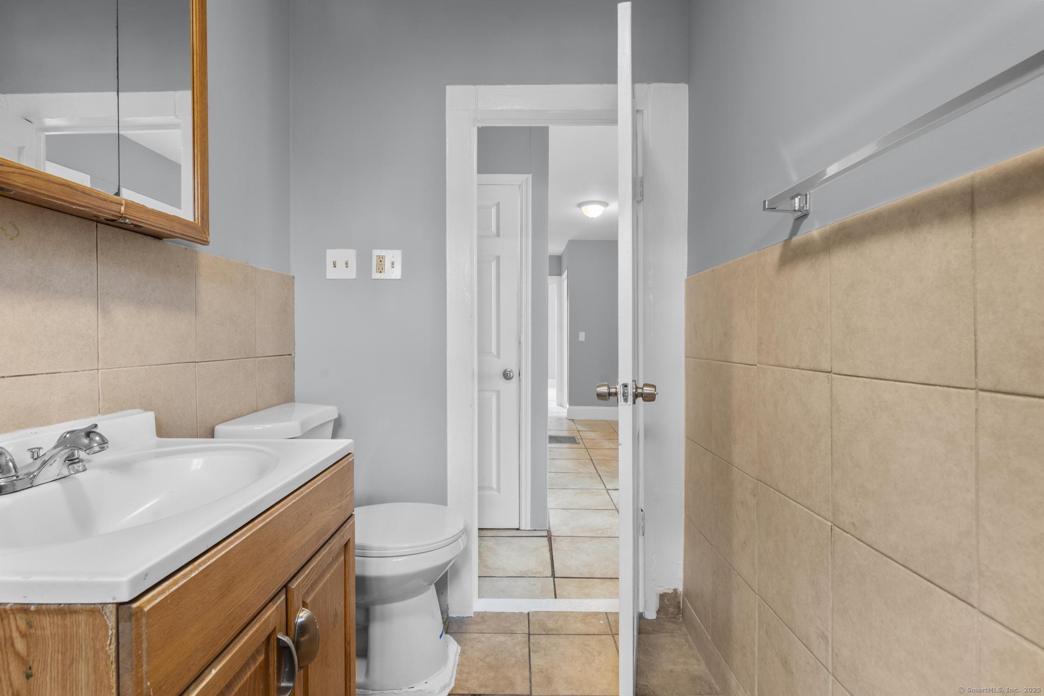 39 Jane Street Bridgeport, CT 06608 - Photo 15 of 28