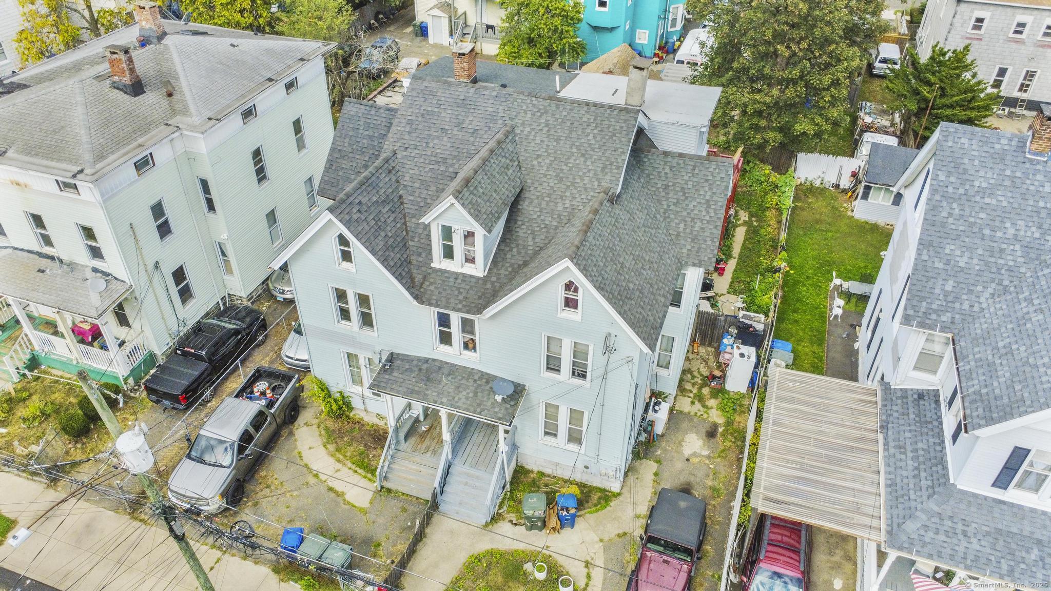 39 Jane Street Bridgeport, CT 06608 - Photo 3 of 28