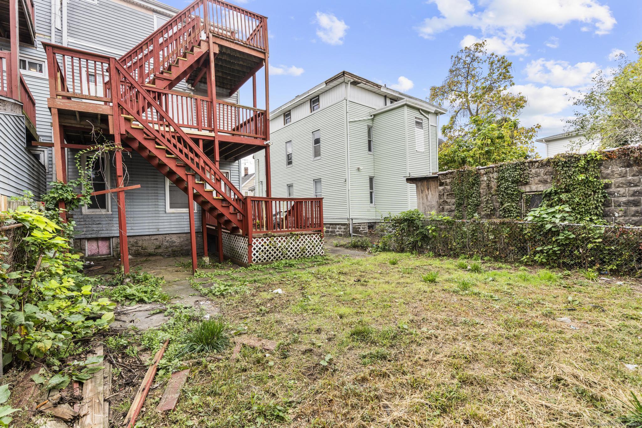 39 Jane Street Bridgeport, CT 06608 - Photo 8 of 28