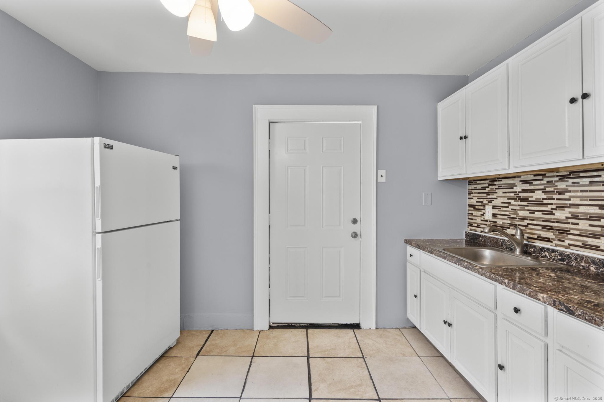 39 Jane Street Bridgeport, CT 06608 - Photo 10 of 28