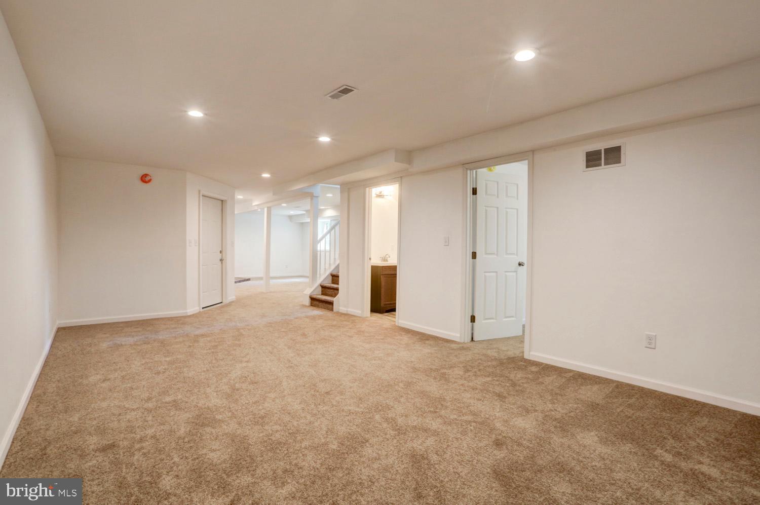 240 Park Avenue Lititz, PA 17543 - Photo 34 of 47 Gallery Image 34