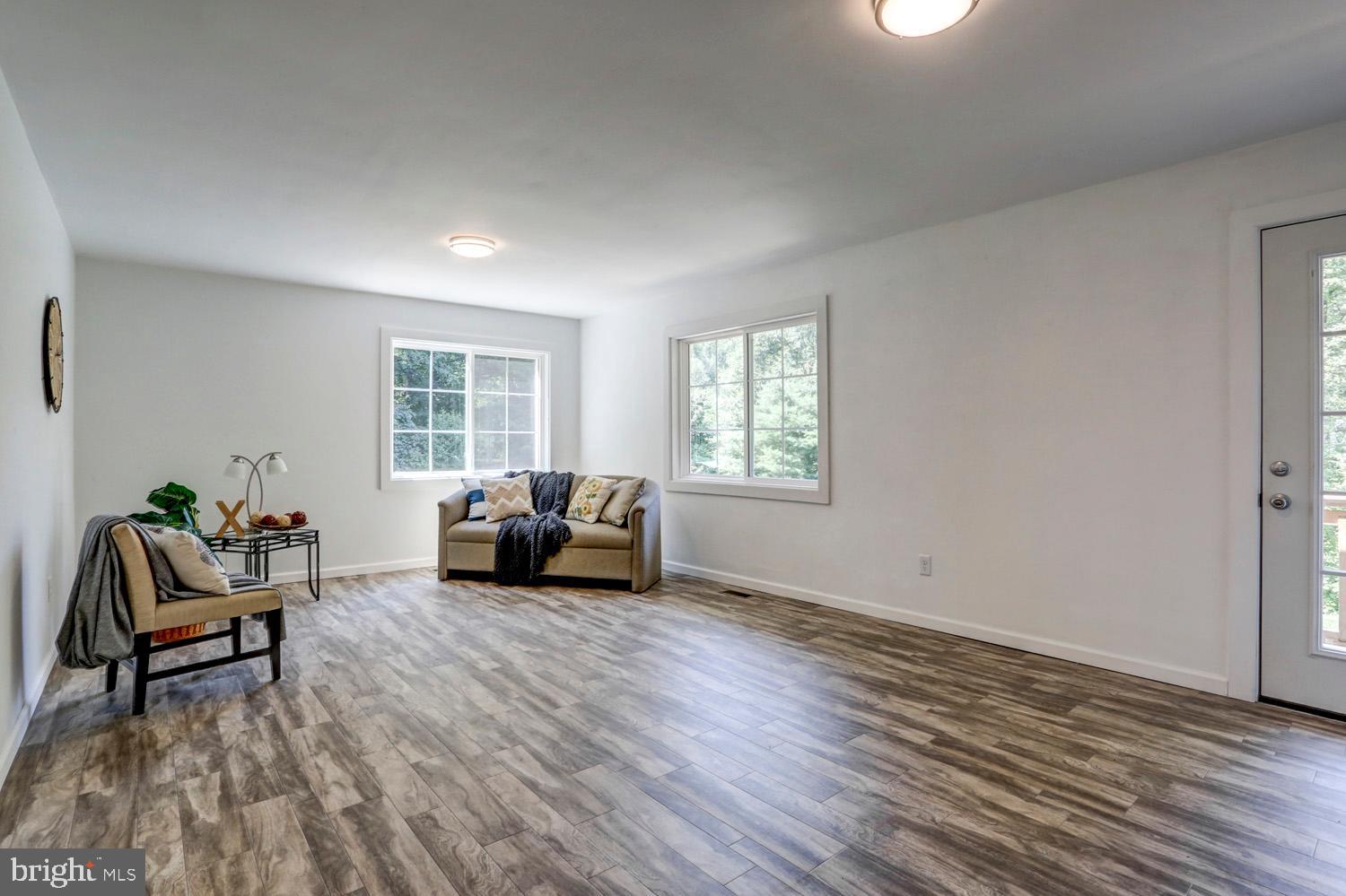 240 Park Avenue Lititz, PA 17543 - Photo 10 of 47 Gallery Image 10