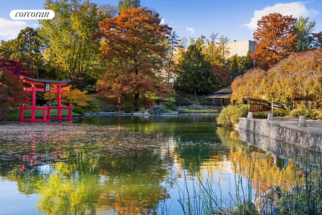 $2,500,000 | 135 Eastern Parkway, Unit 12F | Prospect Heights