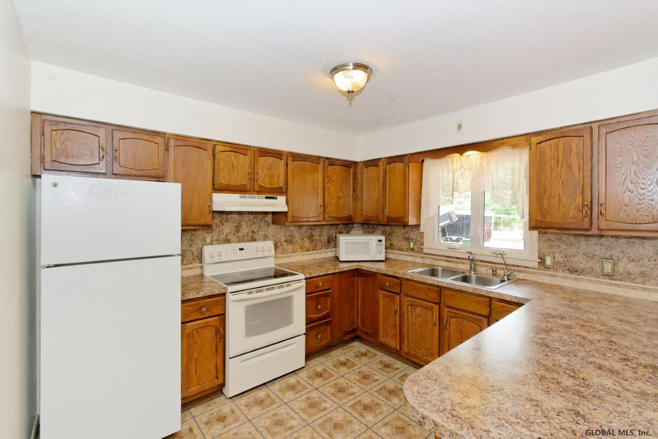 24 Atkins Road Malta, NY 12020 - Photo 13 of 40 Photo 13
