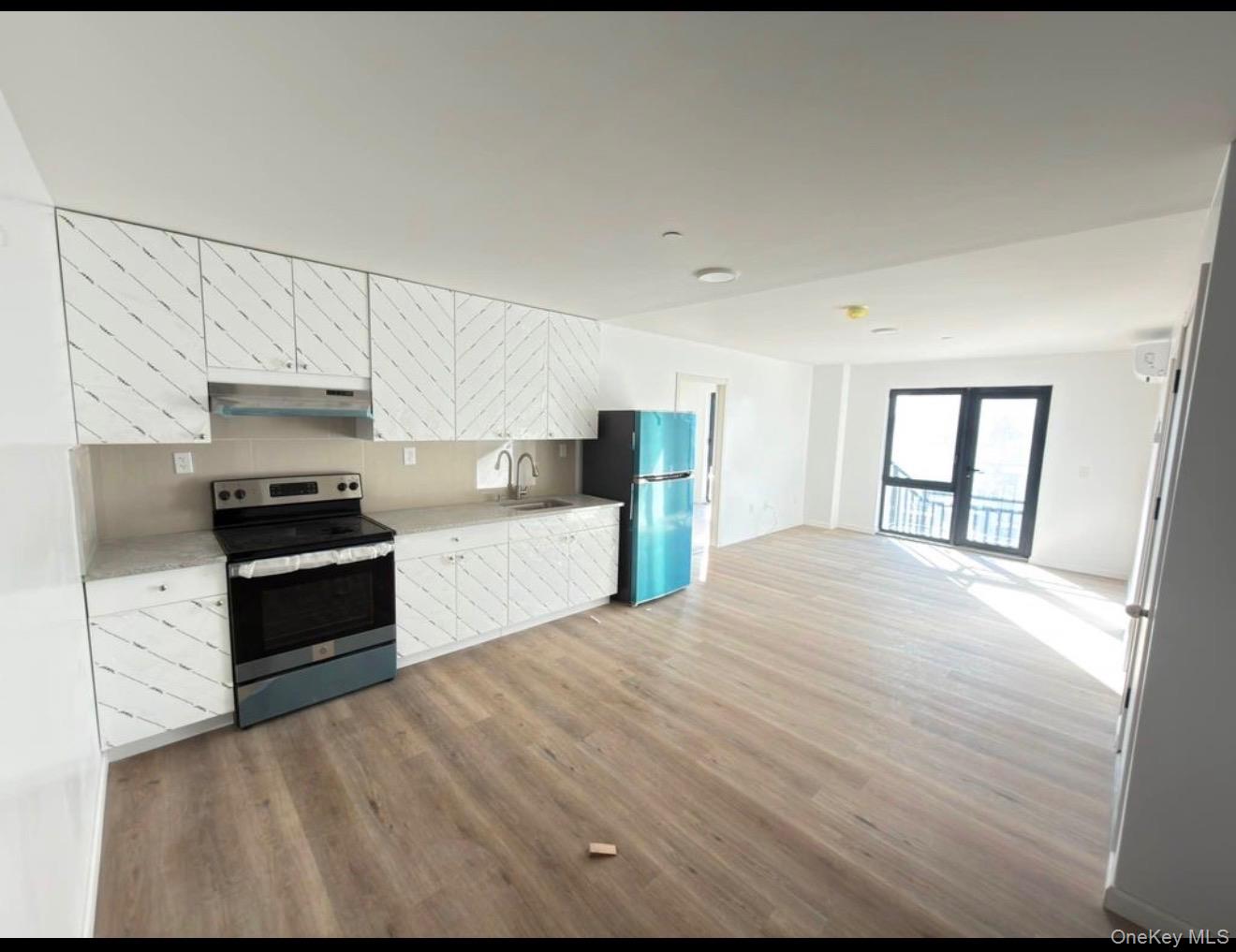 70-40 45th Street, Unit 7H Queens, NY 11104 - Photo 3 of 6