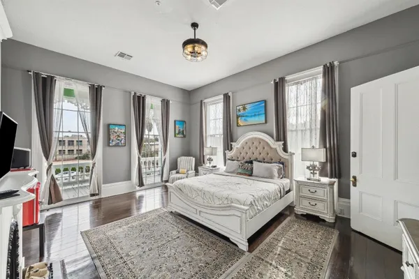 $1,750,000 | 1502-1516 Market Street, Galveston, TX 77550