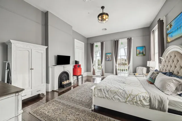 $1,750,000 | 1502-1516 Market Street, Galveston, TX 77550