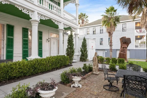 $1,750,000 | 1502-1516 Market Street, Galveston, TX 77550