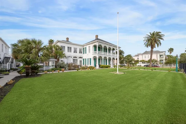 $1,750,000 | 1502-1516 Market Street, Galveston, TX 77550