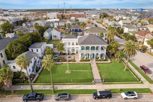 $1,750,000 | 1502-1516 Market Street, Galveston, TX 77550