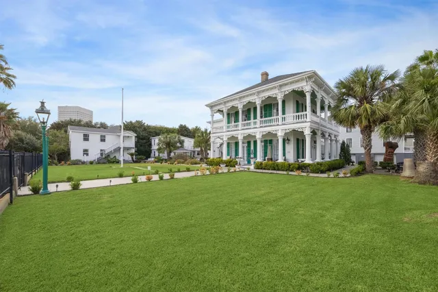 $1,750,000 | 1502-1516 Market Street, Galveston, TX 77550
