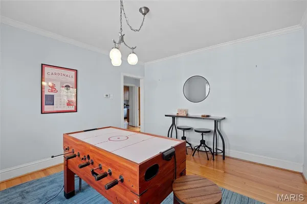 $425,000 | 7055 Dartmouth Avenue, University City, MO 63130