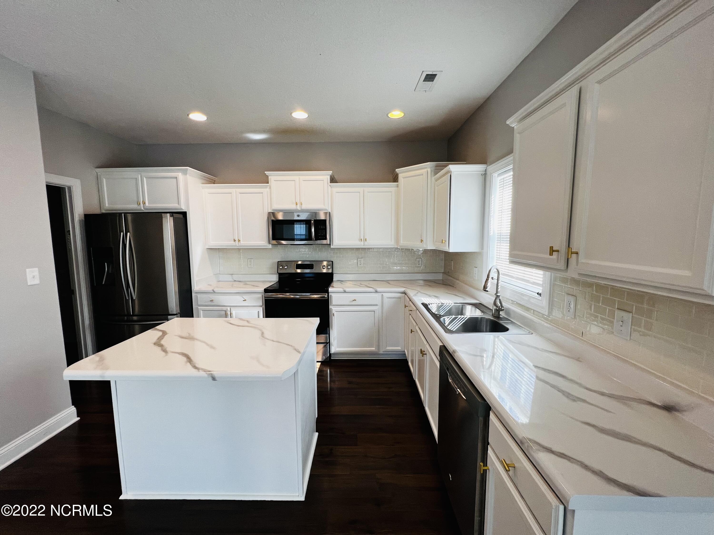 272 Petersburg Road Richlands, NC 28574 - Photo 28 of 39 8E2556D0-E8E8-48FD-82C9-21EA4F6BB0AA