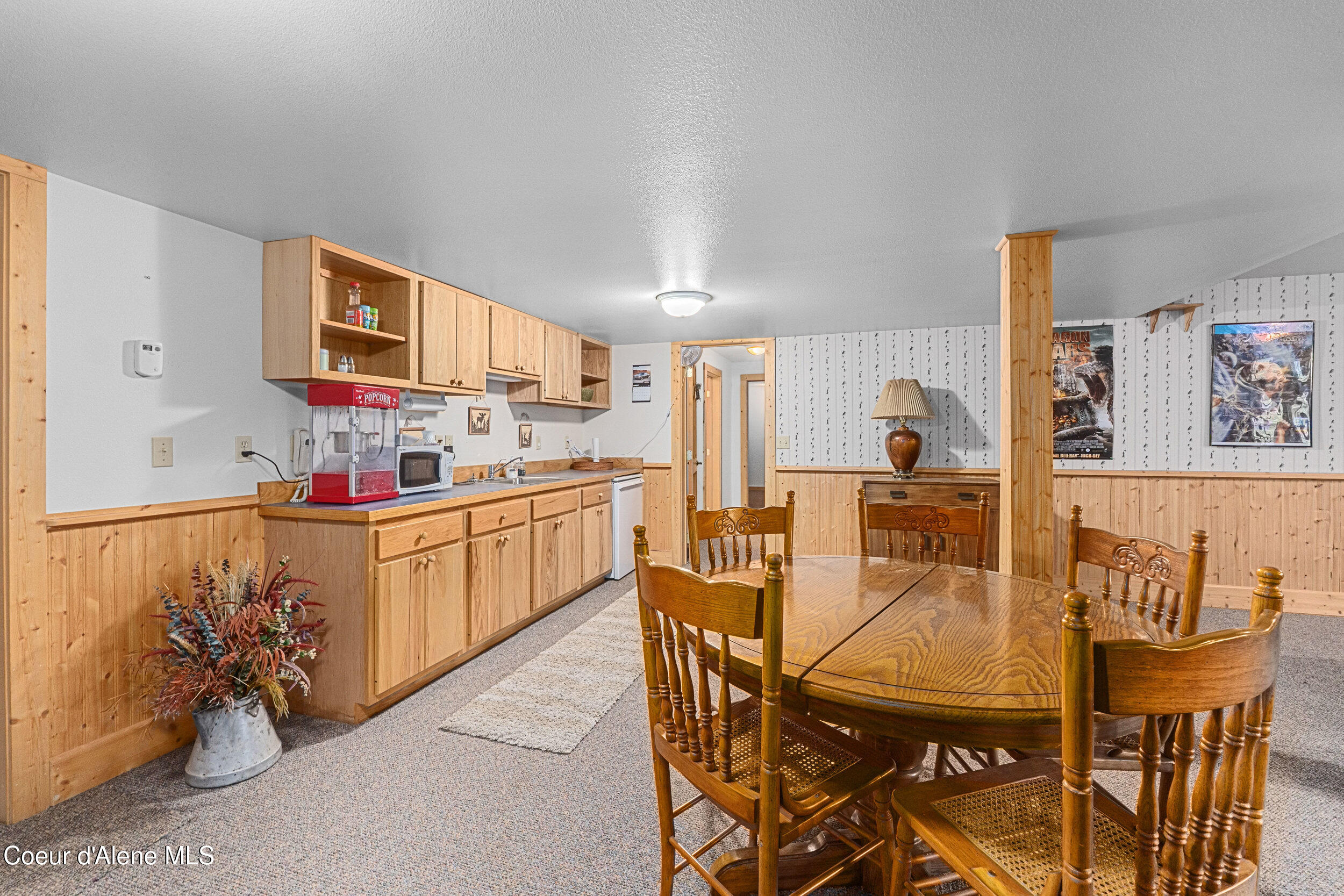 287 Cougar Run Road Priest River, ID 83856 - Photo 36 of 56 Wet bar and entertaining
