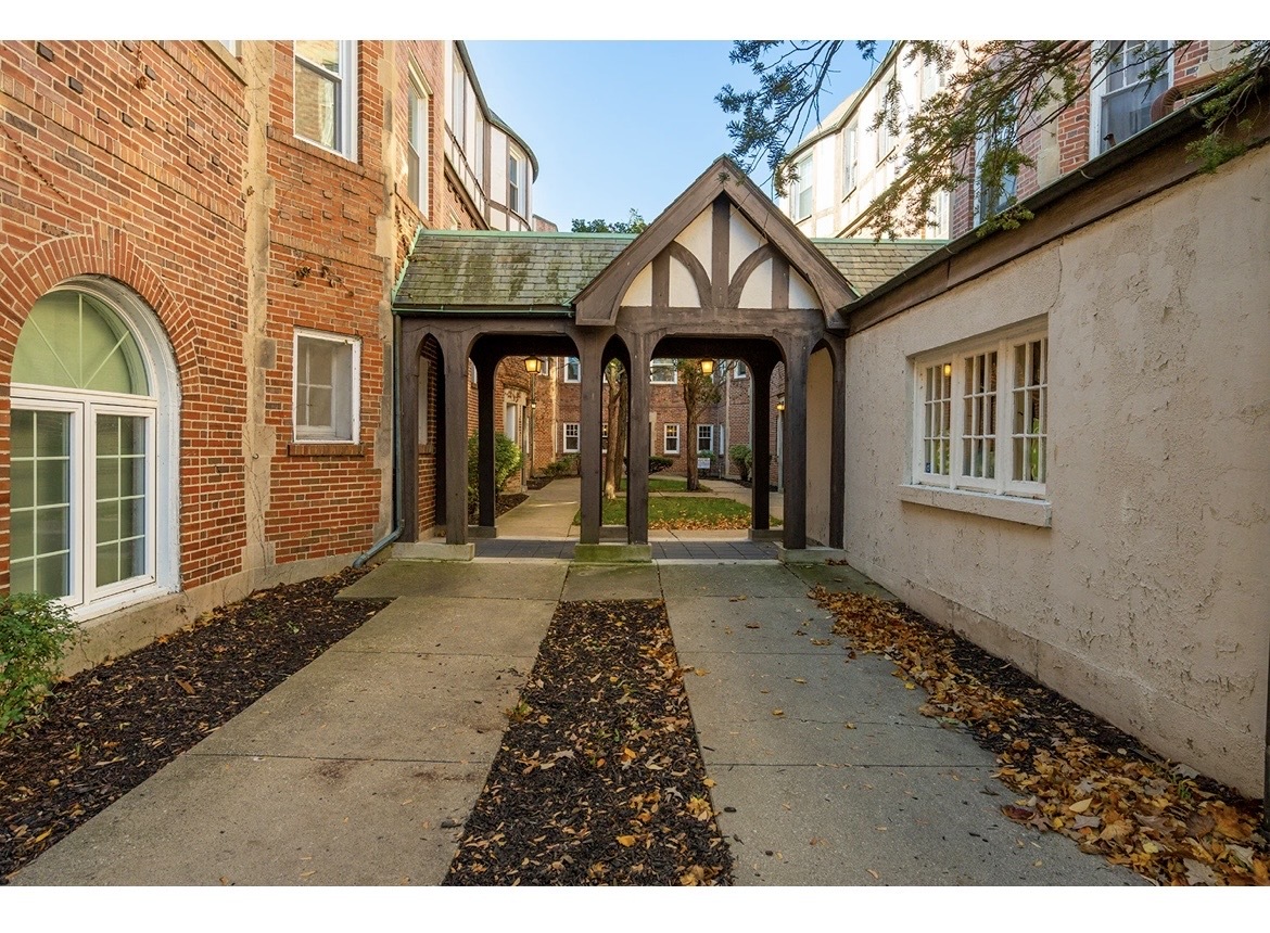 918 Green Bay Road, Unit 3G Winnetka, IL 60093 - Photo 2 of 15