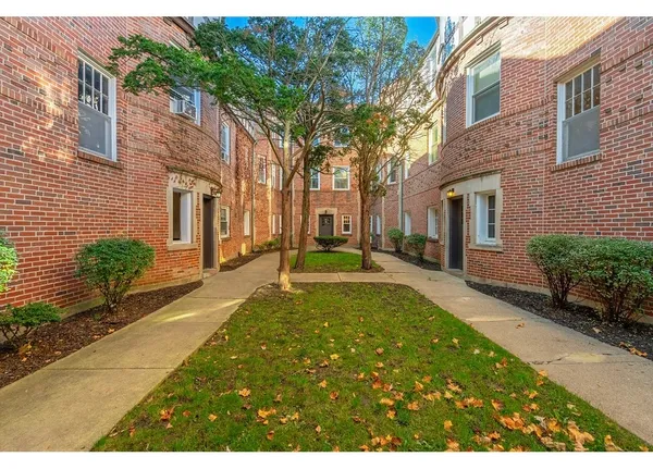 $2,045 | 918 Green Bay Road, Unit 3G, Winnetka, IL 60093