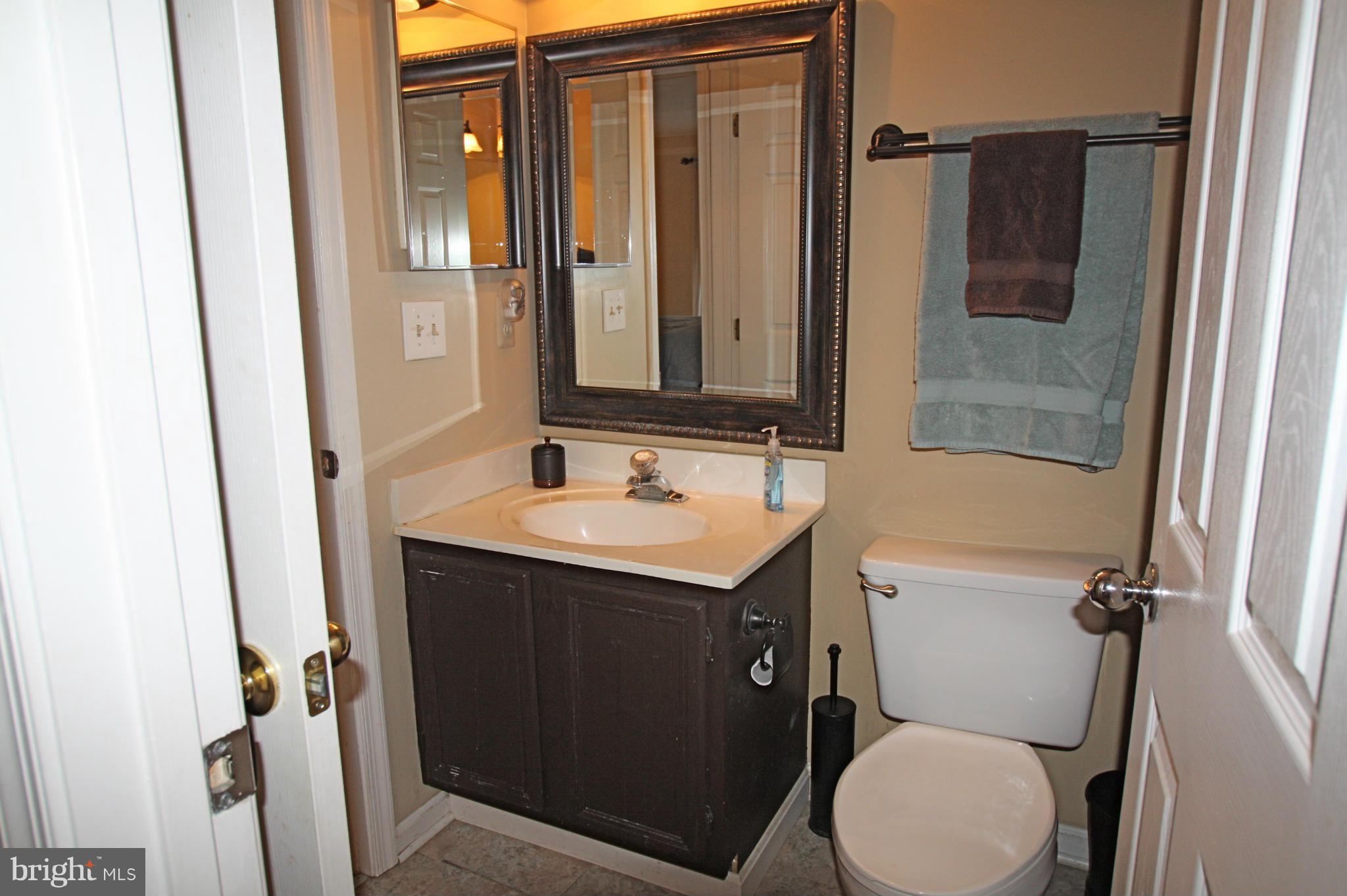 8758 Jarwood Road Baltimore, MD 21237 - Photo 25 of 30 Bath