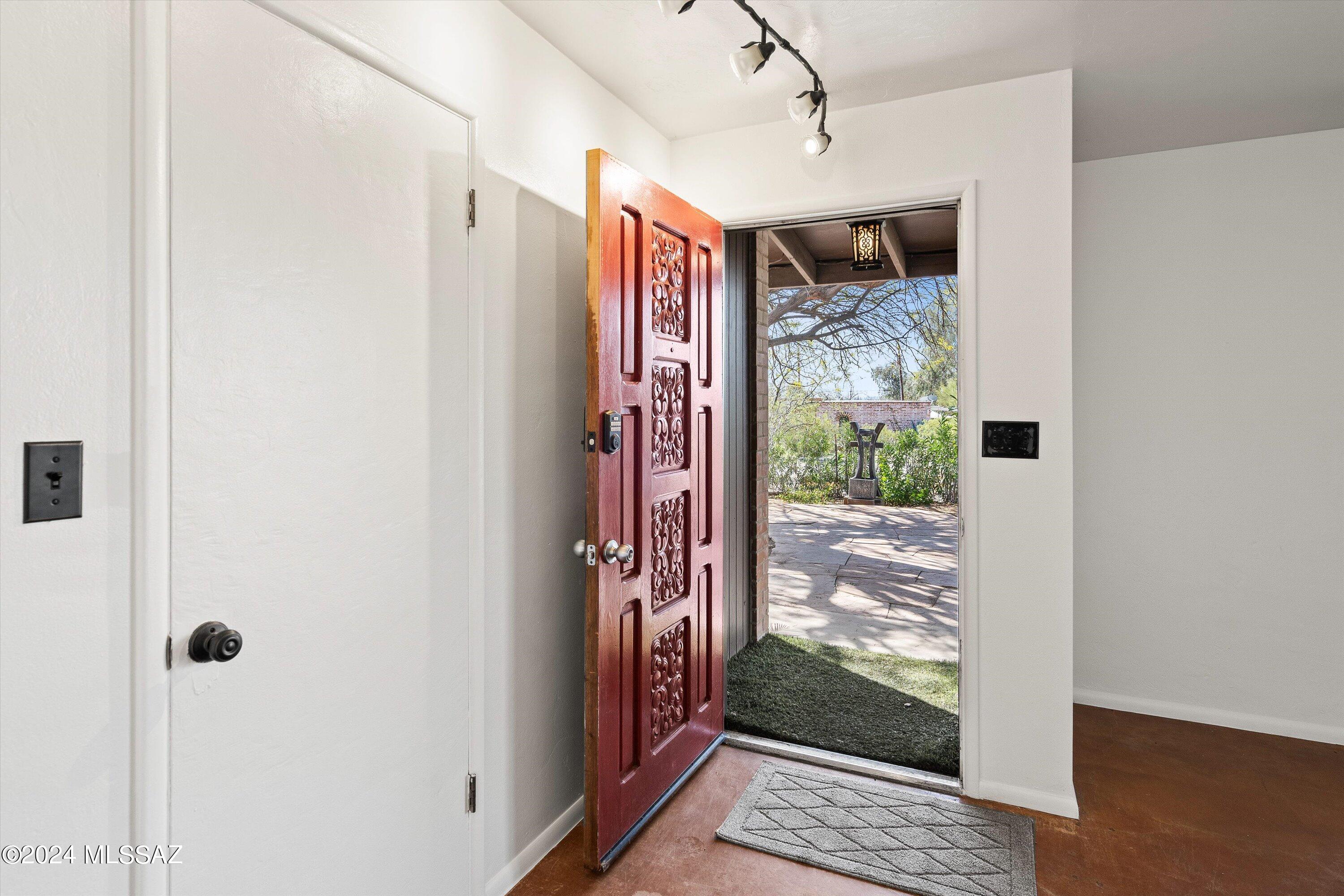 8801 East Buckboard Road Tucson, AZ 85749 - Photo 2 of 25