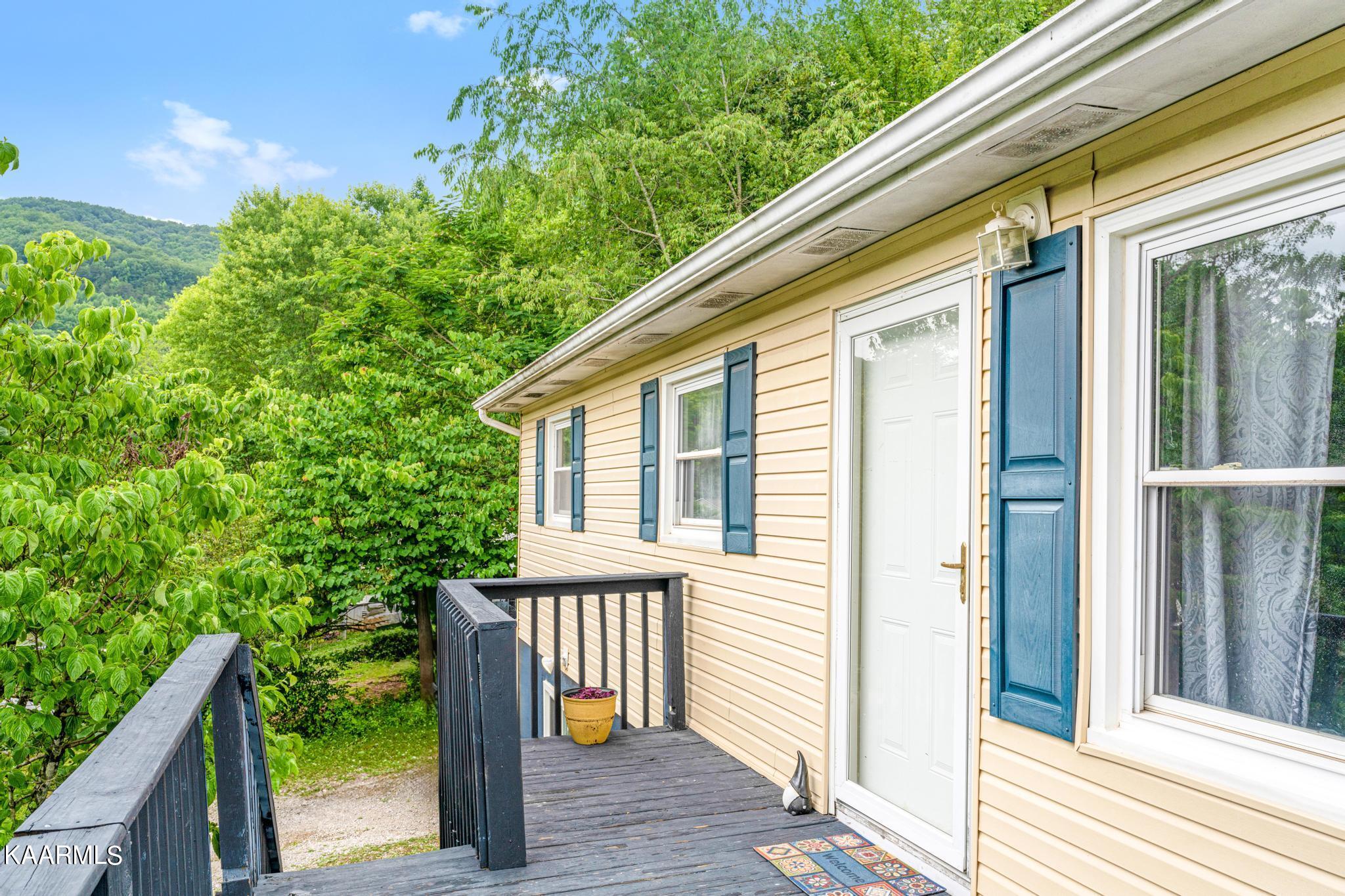 222 Loop Road Caryville, TN 37714 - Photo 25 of 33 DSC09718-Edit