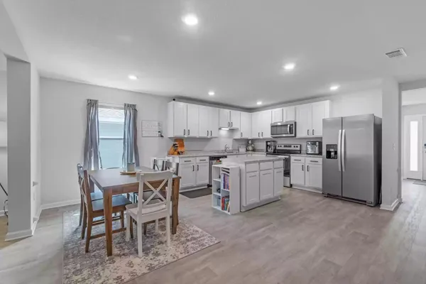 $2,550 | 82 American Court, Santa Rosa Beach, FL 32459