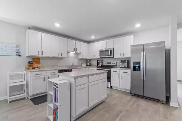 $2,550 | 82 American Court, Santa Rosa Beach, FL 32459