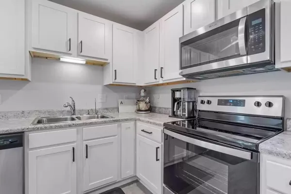 $2,550 | 82 American Court, Santa Rosa Beach, FL 32459