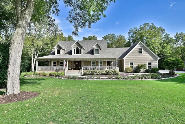 $799,999 | 135 Country Lane, Yorkville, IL 60560