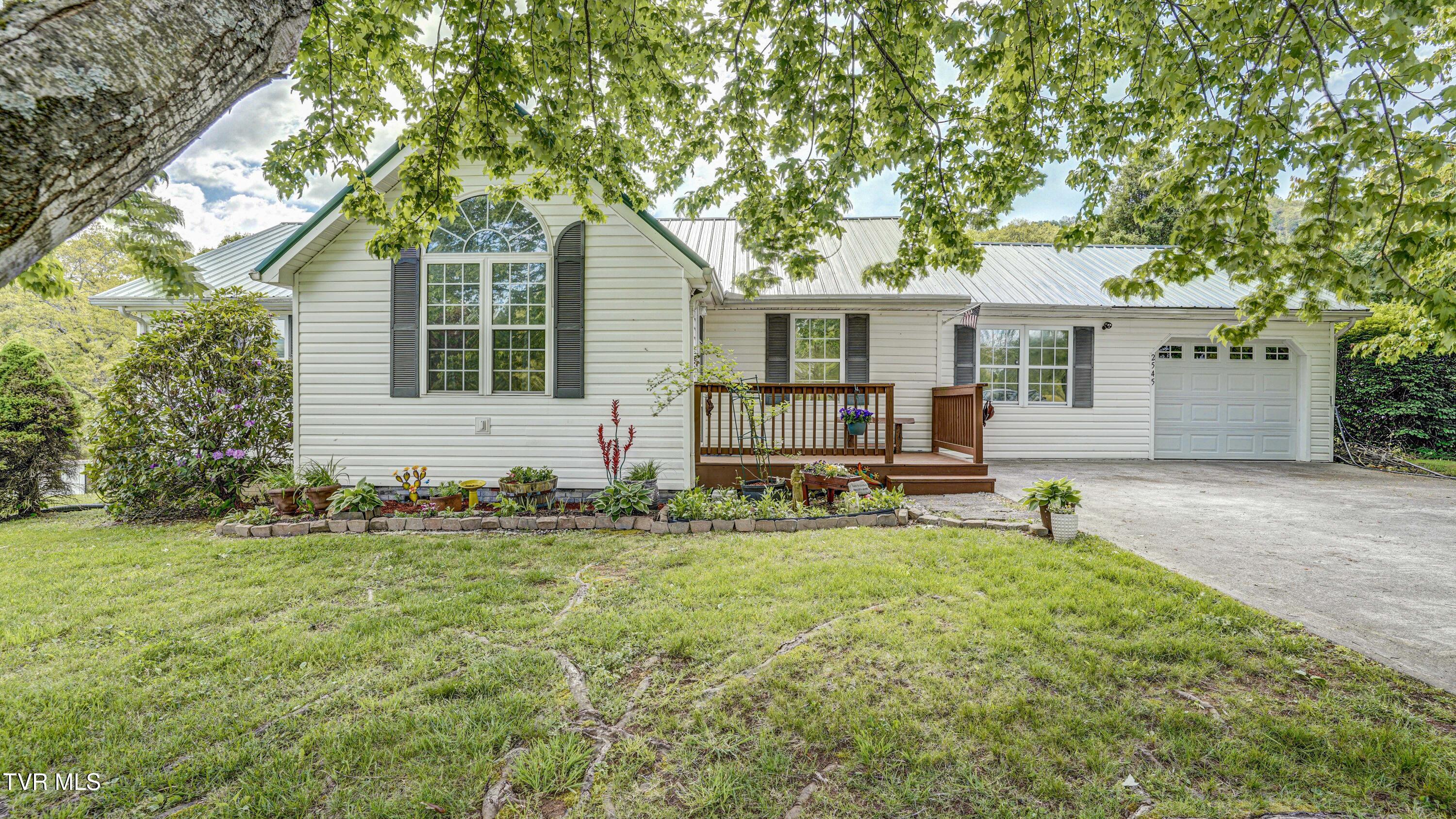 2545 Siam Road Elizabethton, TN 37643 - Photo 3 of 76 _DSC4849_50_51_52_53