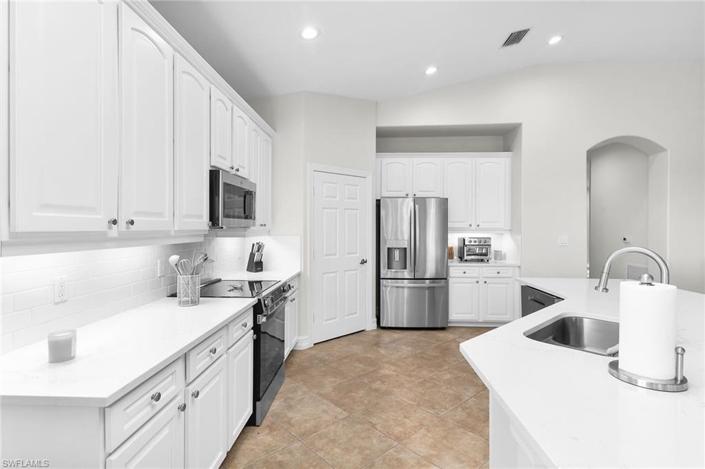 1286 Rialto Way, Unit 202 Naples, FL 34114 - Photo 5 of 31 MASTER BATH