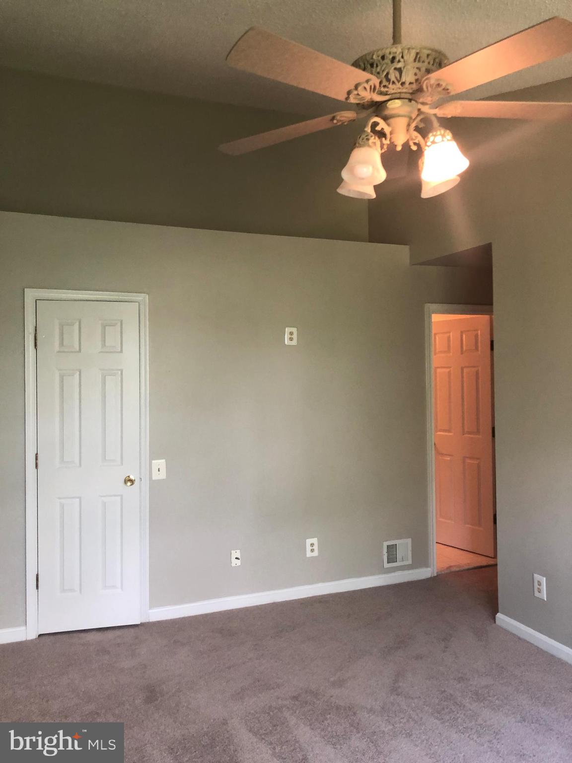 11184 Rienzi Place, Unit 203 Manassas, VA 20109 - Photo 23 of 29