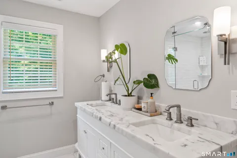 $800,000 | 5 Anthonys Lane, New Milford, CT 06776