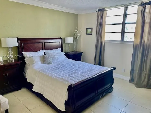 $2,200 | 19390 Collins Avenue, Unit 1506, Sunny Isles Beach, FL 33160