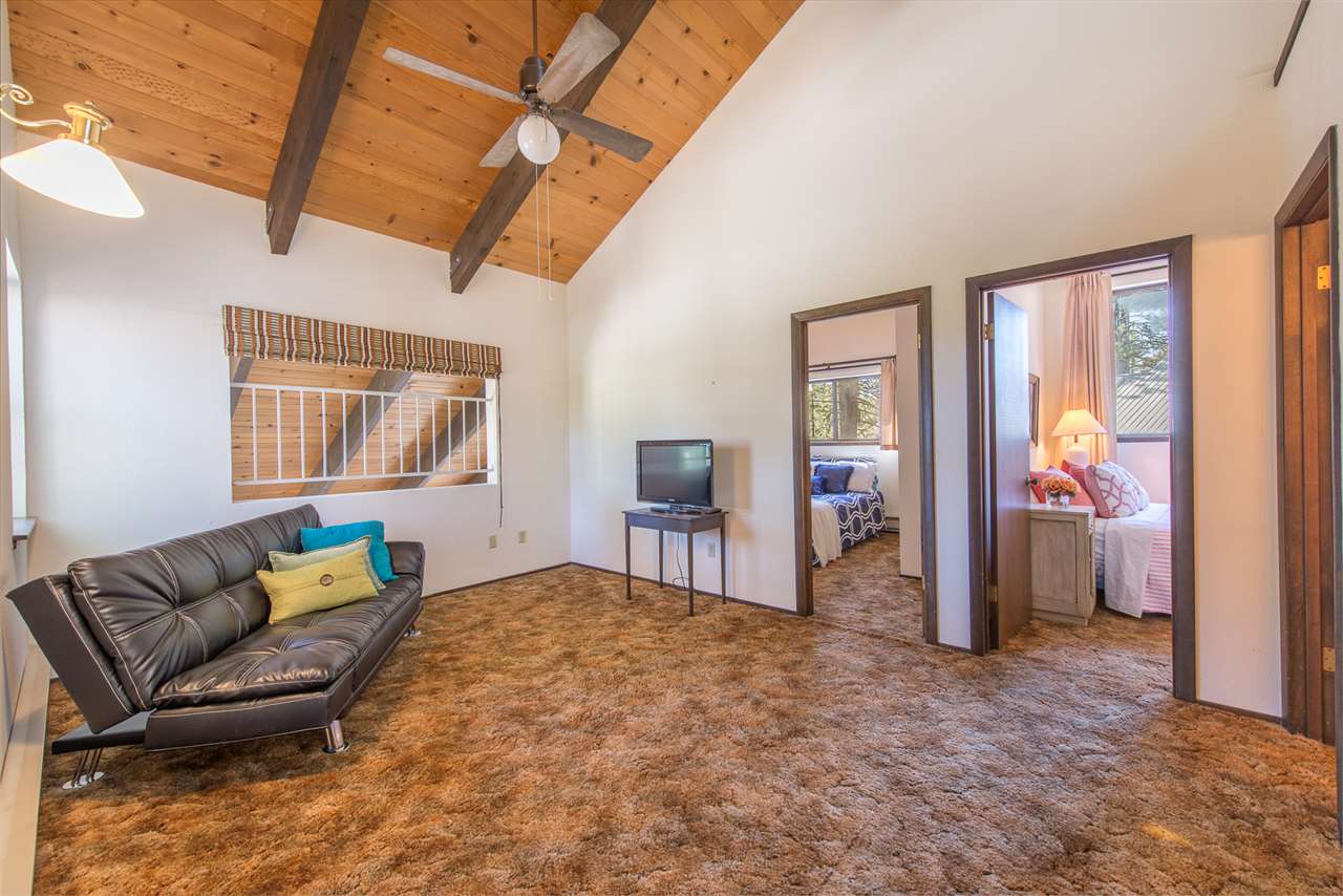10163 Shore Pine Road Truckee, CA 96161 - Photo 15 of 21 Gallery Image 15