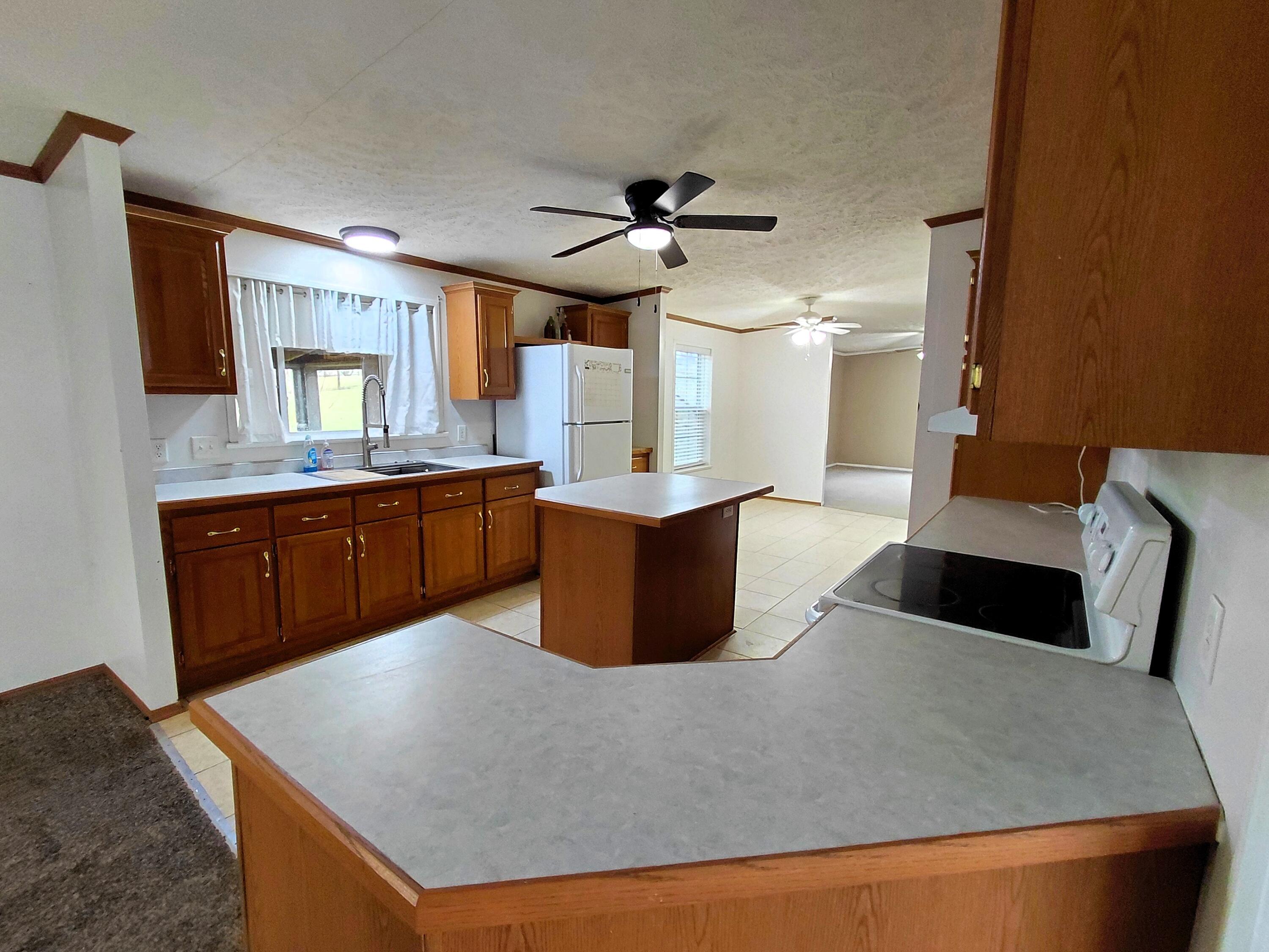 3022 Airport Road Danville, KY 40422 - Photo 19 of 42 kitchen