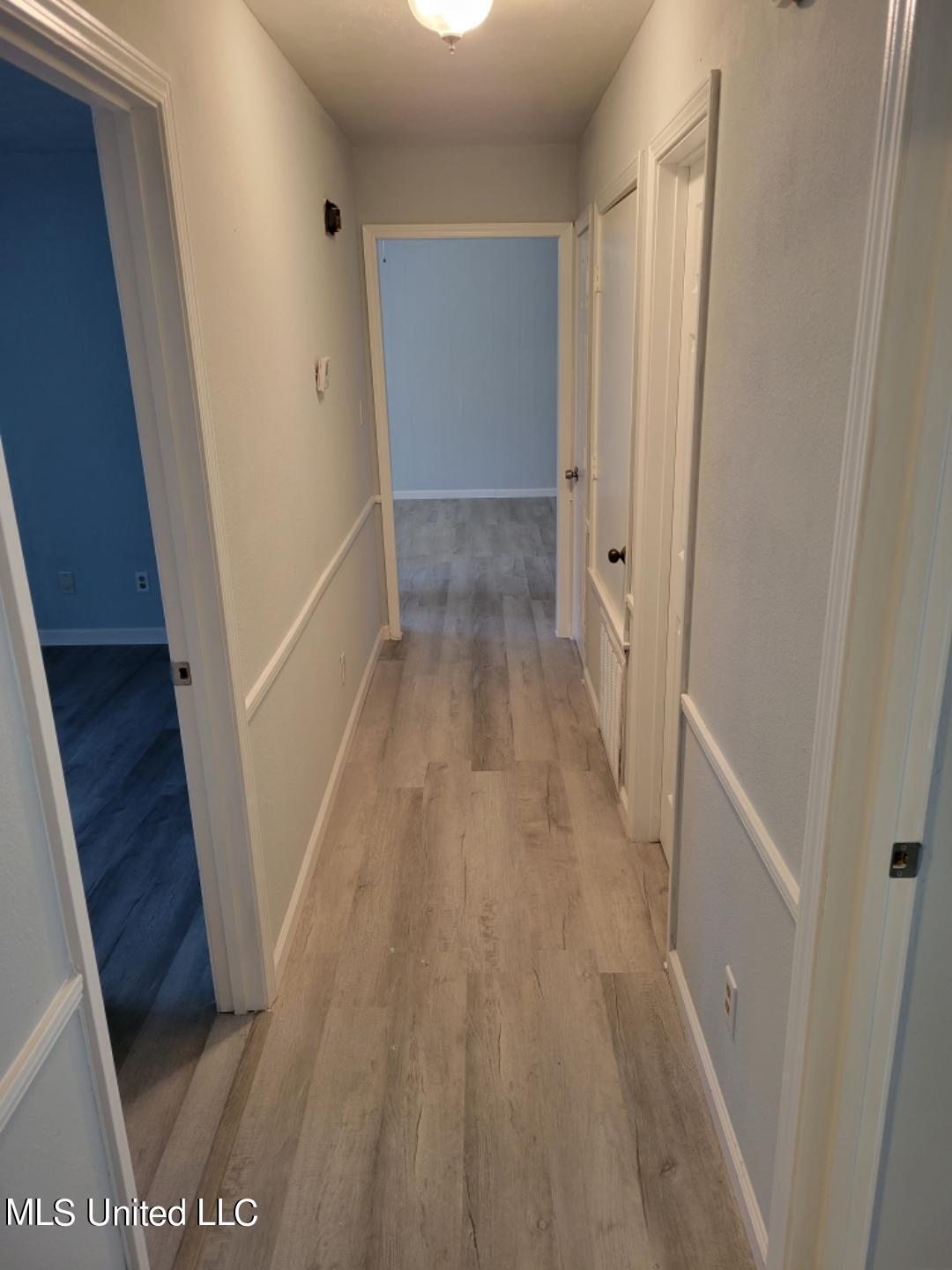 4081 West Lake Road Jackson, MS 39212 - Photo 12 of 20 hallway