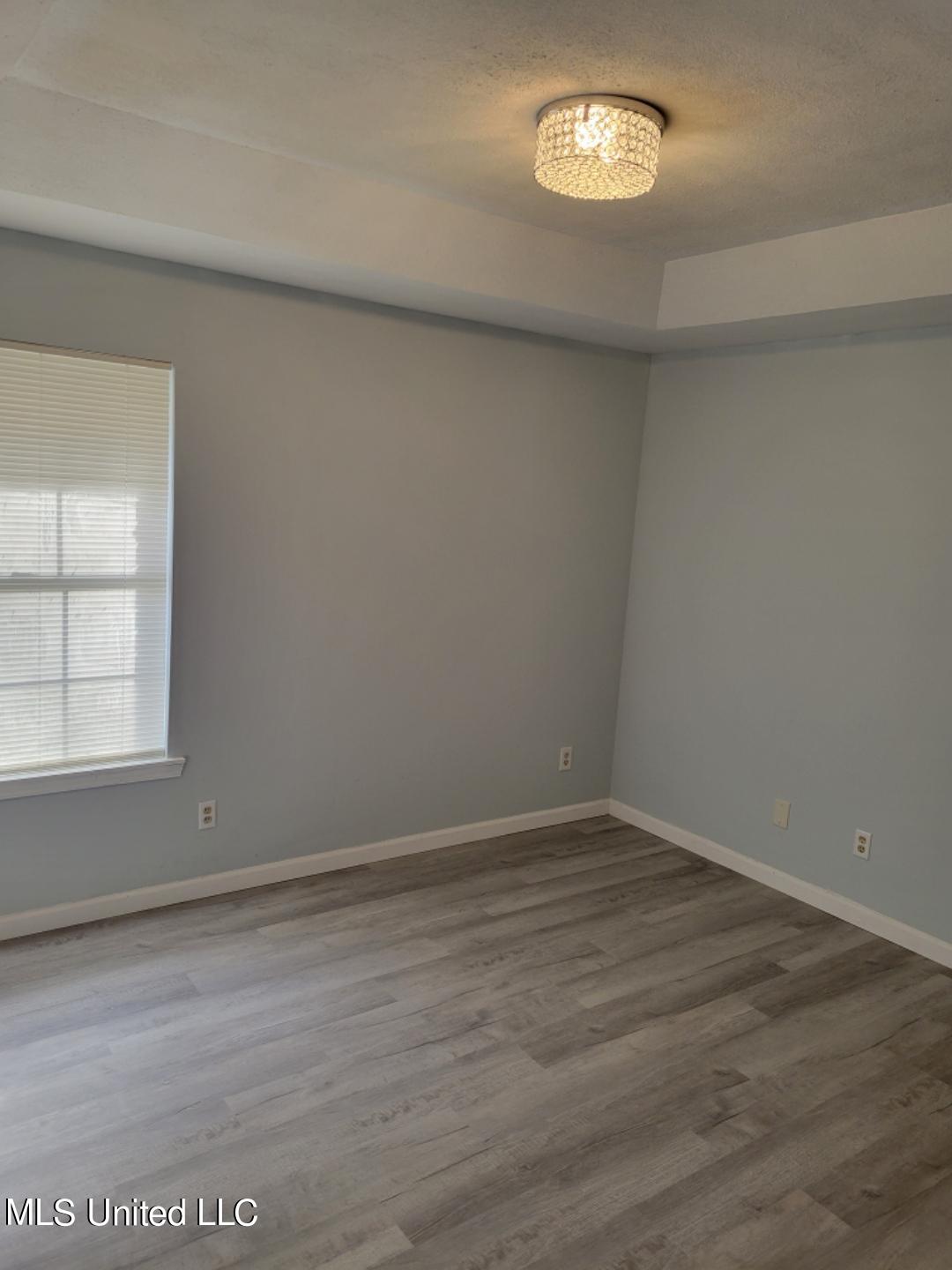 4081 West Lake Road Jackson, MS 39212 - Photo 15 of 20 master bedroom