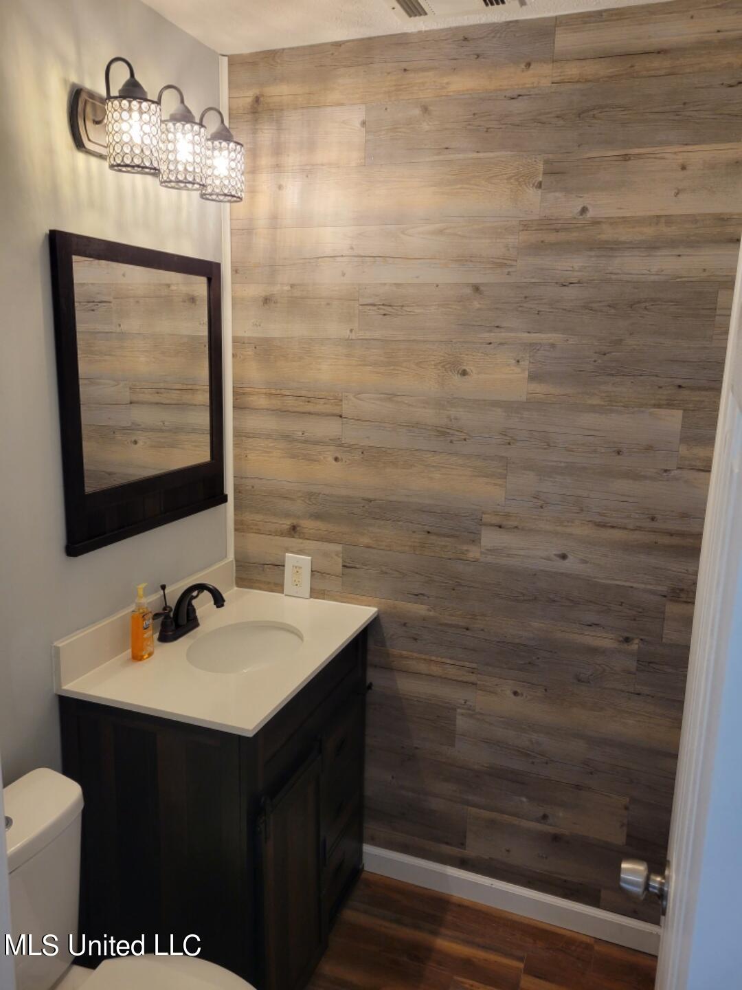 4081 West Lake Road Jackson, MS 39212 - Photo 20 of 20 master bathroom